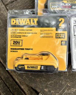 DEWALT DCB203 20V MAX COMPACT LITH-ION 2.0AH BATTERY PACK NEW IN PACKAGE