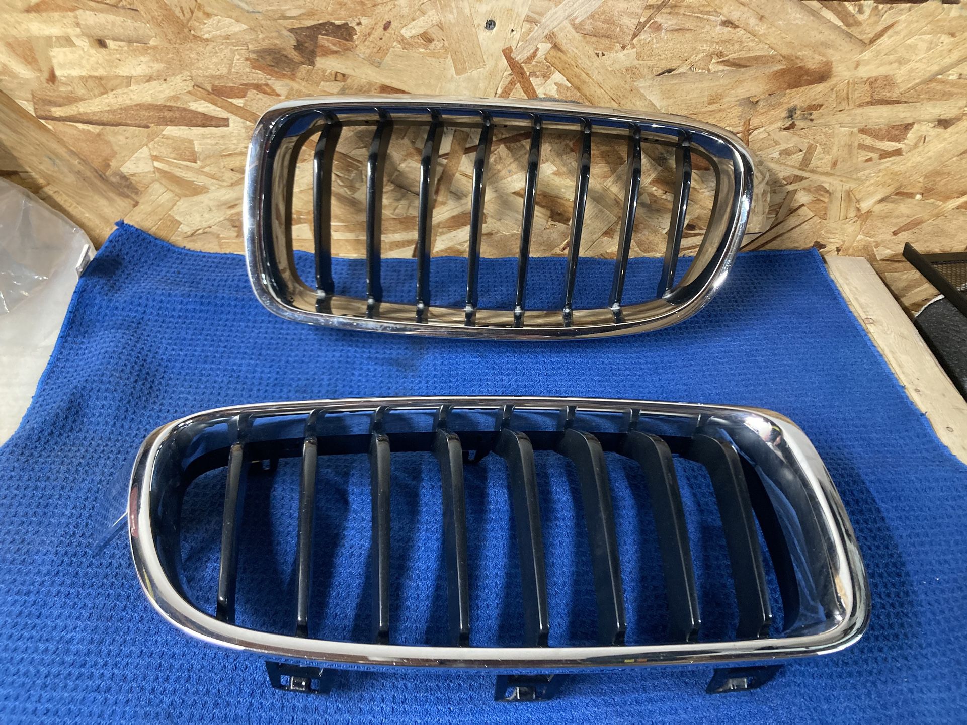 BMW Front Right & Left Chrome Grille