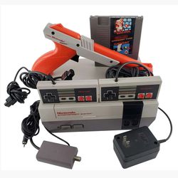 Consola Nintendo NES + Super Mario Bros /duck Hunt  Used $150 Good Condition 