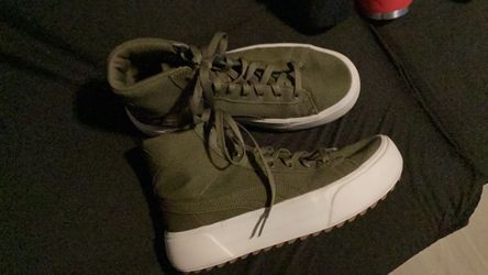 PUMA ARMY GREEN HIGH TOPS.