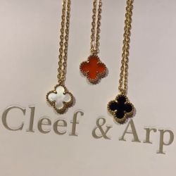 Gold Necklace Van Cleef & Arpels 💯 