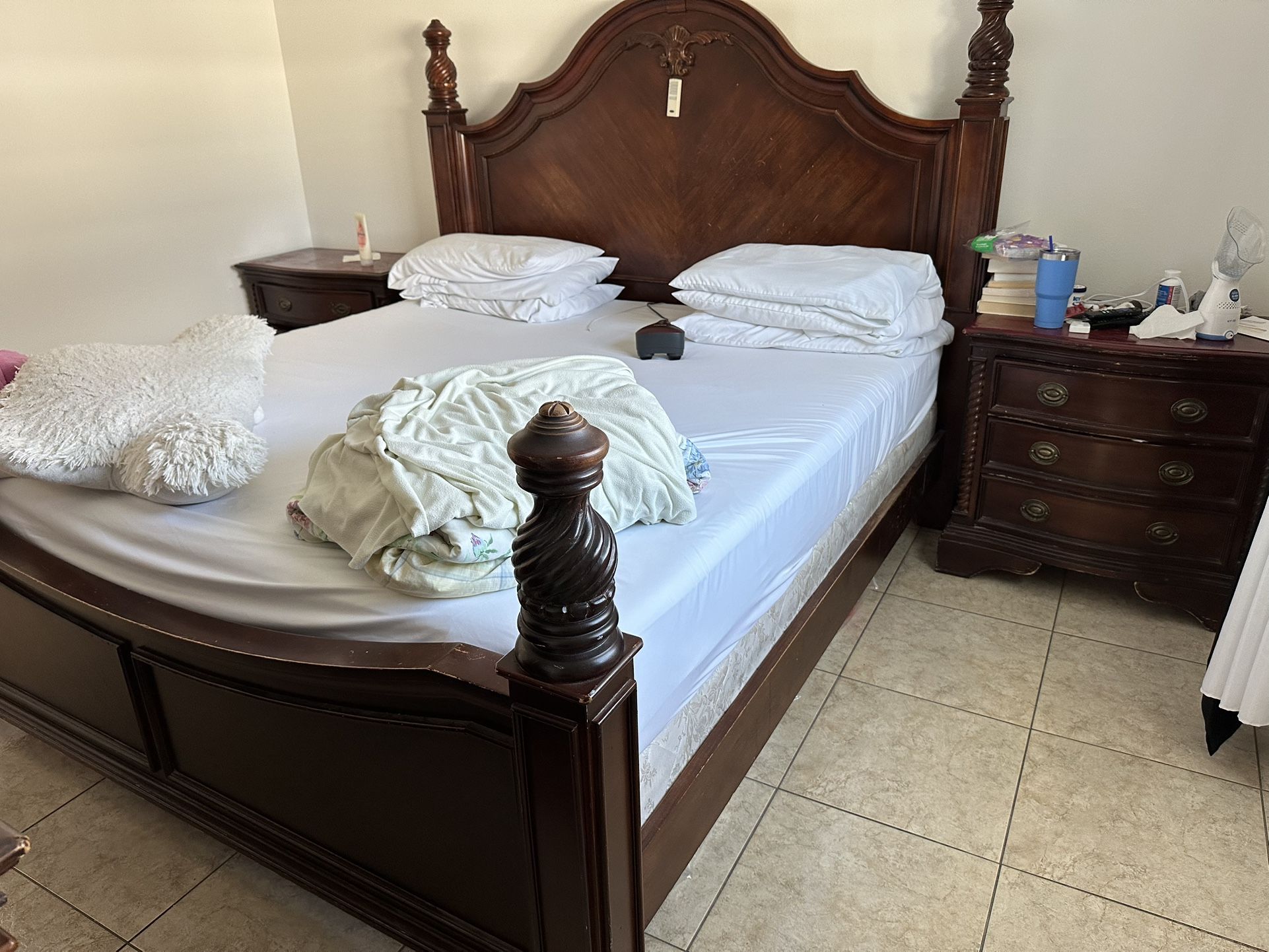 King Size Bedroom Set And Dinnig Table Set.