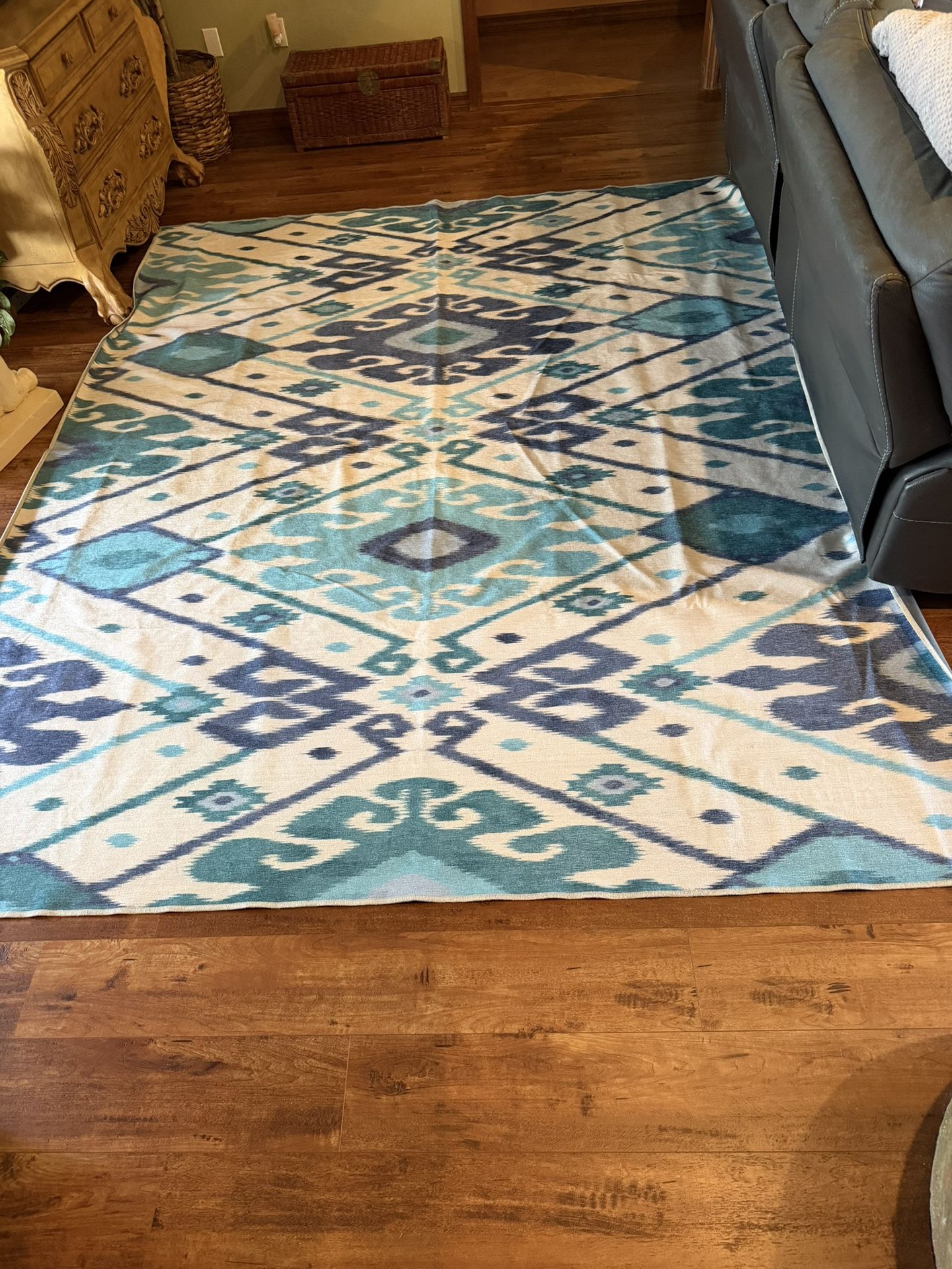 Stylish 8’x10’ Ruggable Rug – Blue & Teal Geometric Pattern With Pad