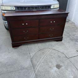 6 Drawer Dresser !