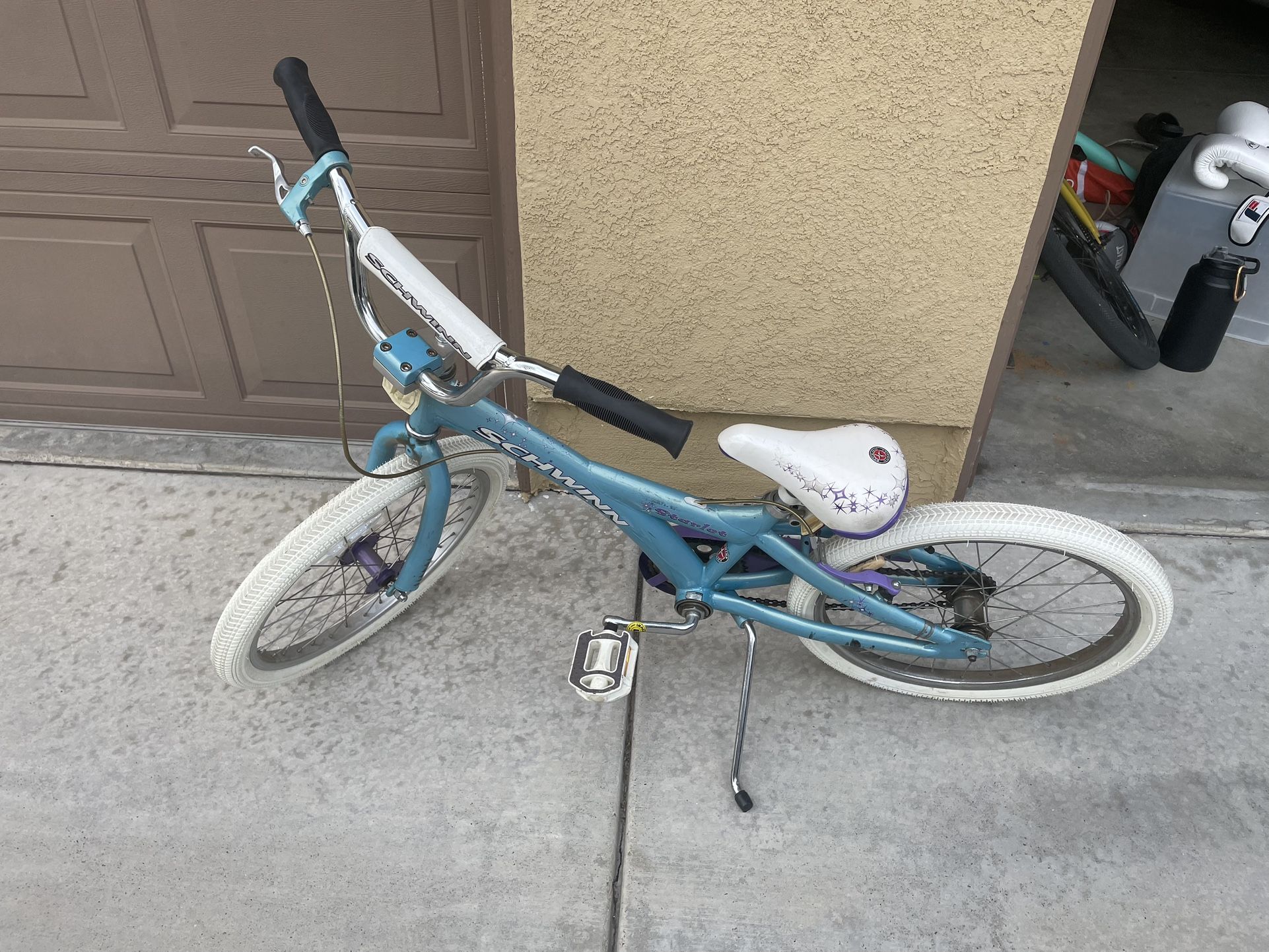 Girls Schwinn Bmx Style Bike 20”