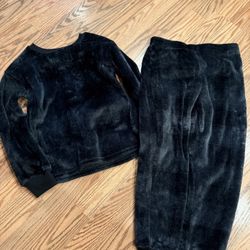 Boys Very Warm Pjs Size Small 6/7
