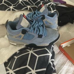 Jordan 4 University Blue