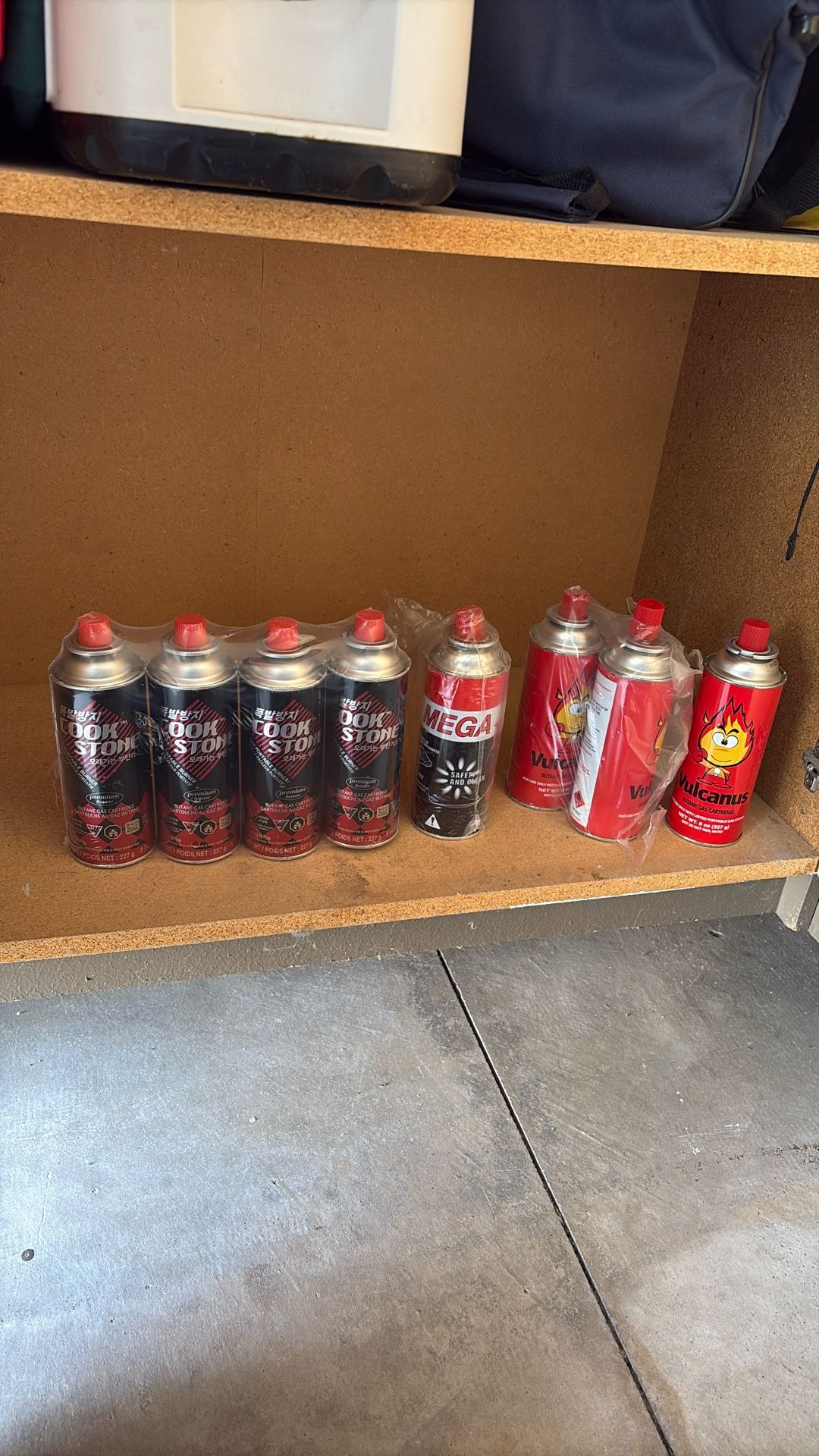 Butane Gas Canisters – 8 Total (Cook Stone, Vulcanus, Mega)