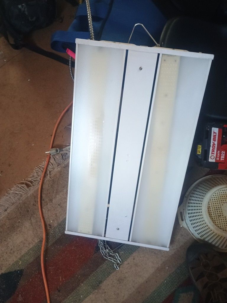 LED Shop Lights The Picture Of The Yard And The Three Lit Up Is Just One Of The Lights Working At Night Time To Show How Bright They Are Asking $20 Ea