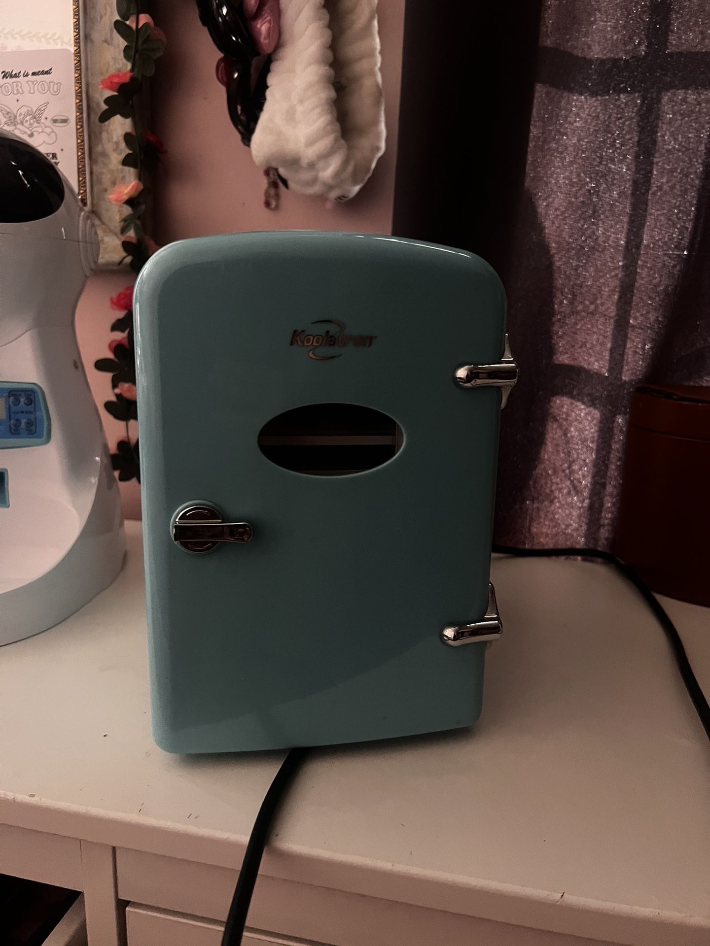 Mini Fridge 