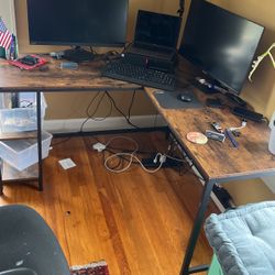 Office desk + 1 Lenovo THINKVISION monitor