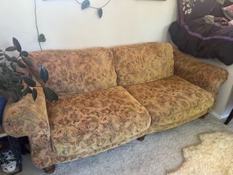 Beautiful comfy couch