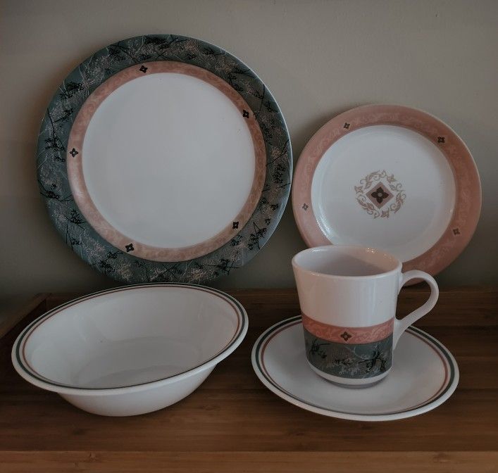 Vintage Corelle Impressions Dinnerware 20 Piece Set/Mesa Verde Pattern/Unused