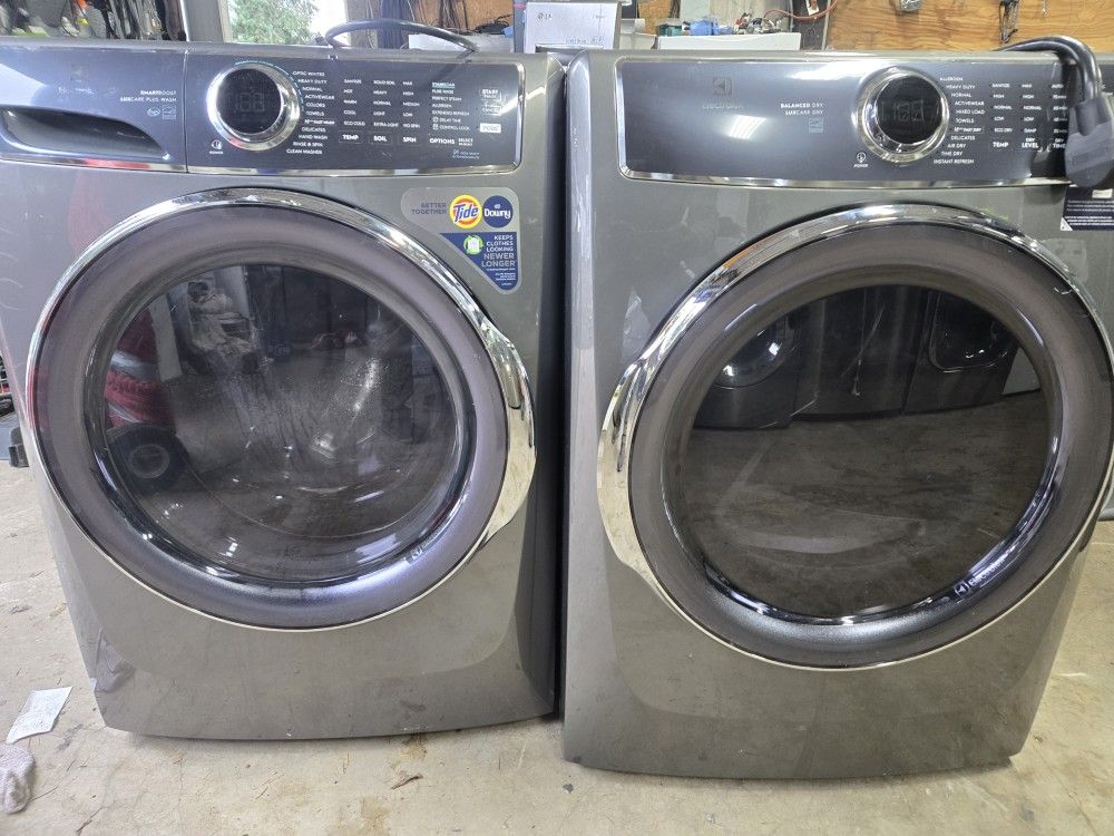 Barely Used Electrolux Washer And Dryer Like 