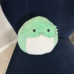 Lovisa the lizard squishmallow