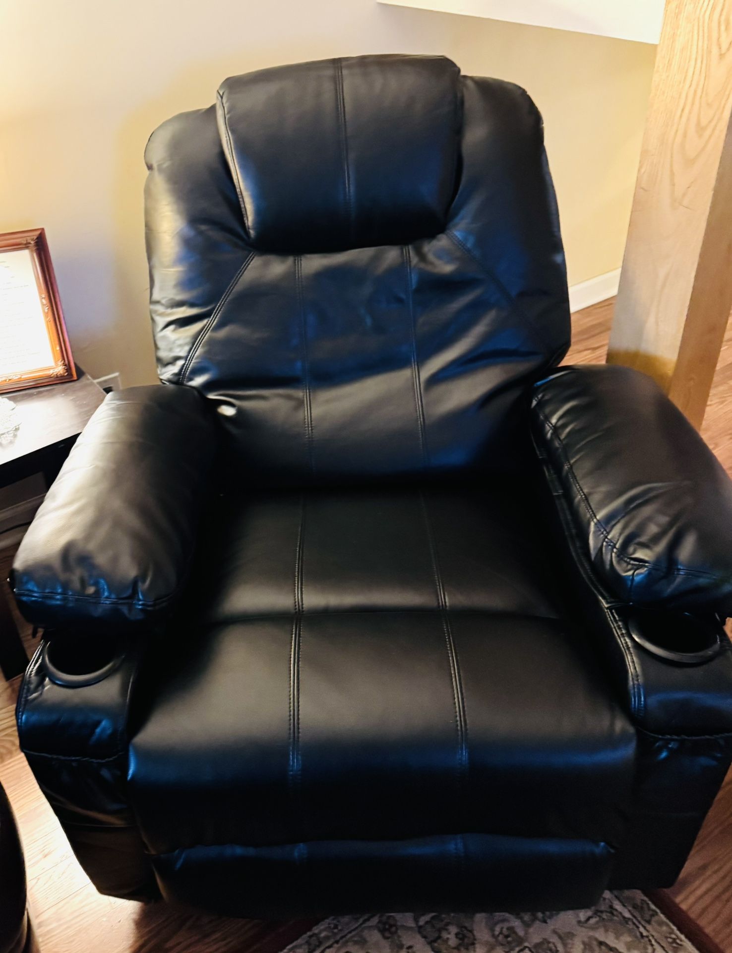 BRAND NEW RECLINER