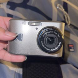 KODAK PIXPRO FZ45-SL (Silver) 4X Optical Friendly Zoom Digital Camera