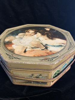 The Calmady Children Vintage Tin with Metal Handle Thumbnail