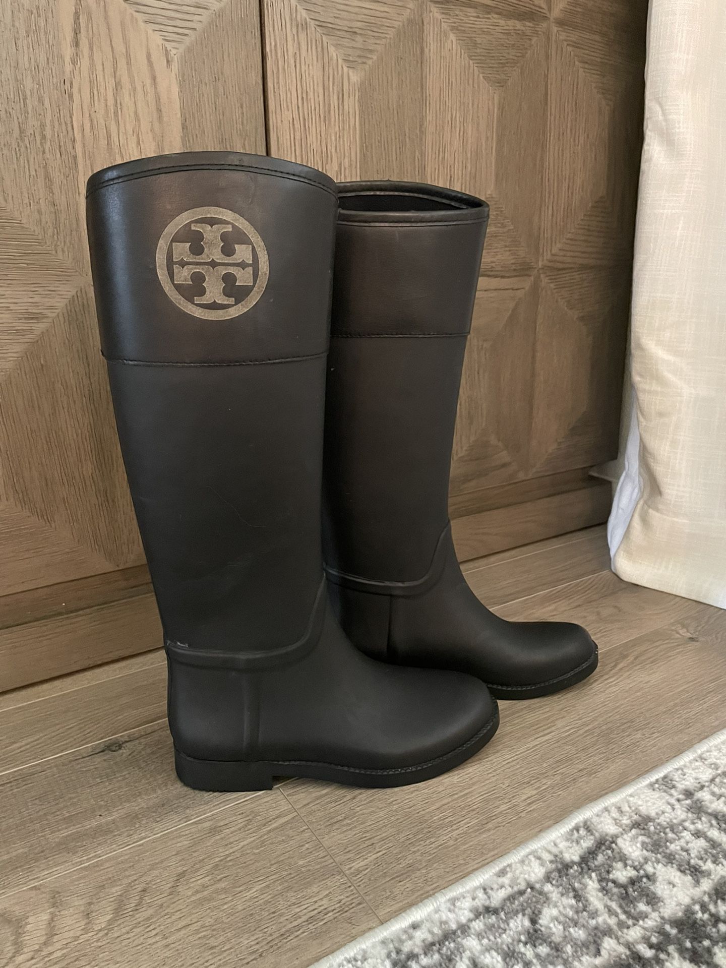 Tory Burch Rain Boot Size 7