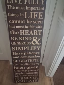 Life saying sign