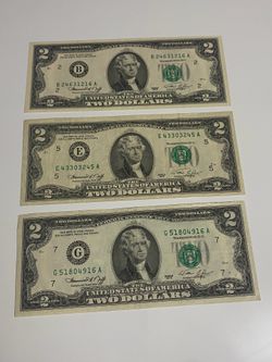 Three collectible $2 bills from 1976, I'm asking for 35 for all three bills.