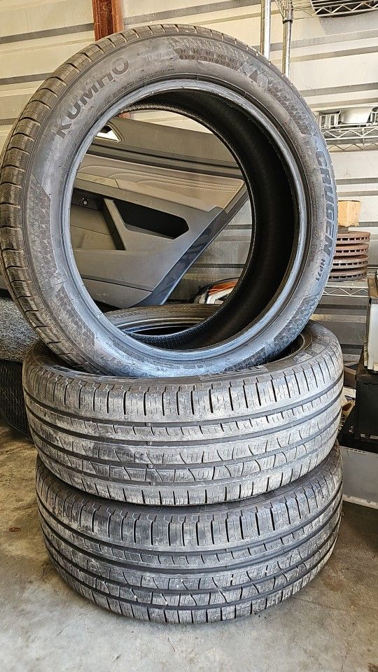 235 50 20 Tires Like New