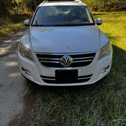 2010 VW Tiguan Wolfsburg Edition AWD 