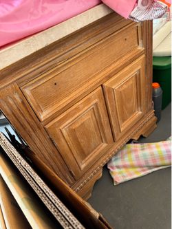 2 nightstands