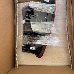 2019 Toyota Tacoma Tail Light 