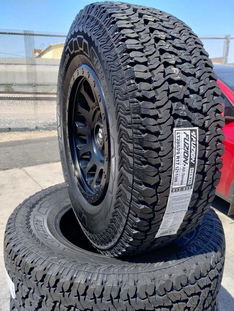 Fuel Vector Wheels 🛞 And Tires LT 285 70R17 $1300×4