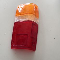 Toyota P/U 2/4 WD 1984 To 1988 Rear Lamp Lens Only Passenger Side #68