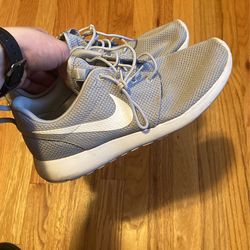 Size 9 Men’s $40