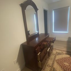 Drawer Dresser with Mirror ( Can Be Used Without Mirror)