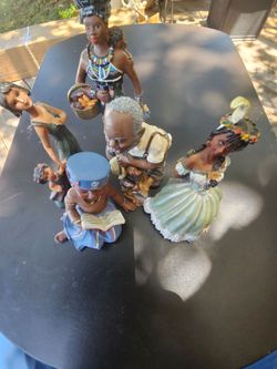 Figurines