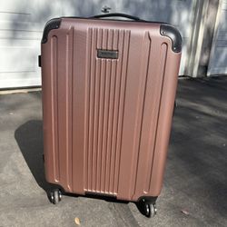 Reaction Suitcase 