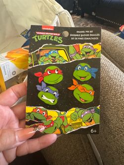 Teenage Mutant Ninja Turtles Enamel Pin Set