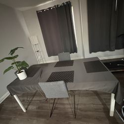 Kitten Dining Room Set Table/Chairs Great Condition!!