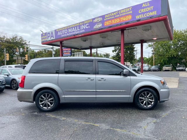 2016 Chrysler Town & Country