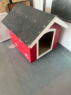 Wood Dog House w/ Shingle Roof for Small Dogs or Cats – New