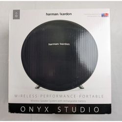 Batman/kardon Onyx Studio Speaker 