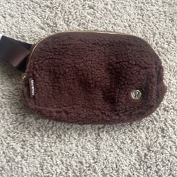 lululemon fleece belt bag