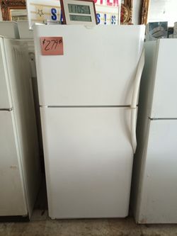 Frigidaire Refrigerator white ex large excellent . Warranty . Delivery available . 2203 Fowler st. Ft. Myers 33901