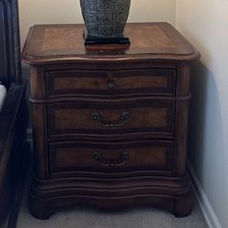 Dresser/Night Stand Table 