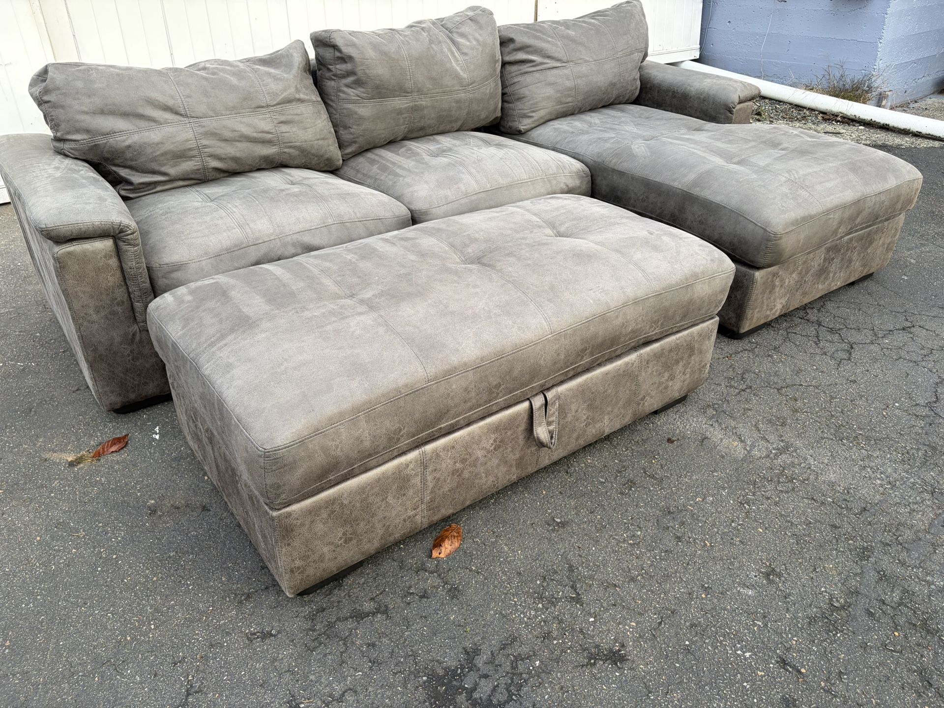 Sectional Couch And Matching Storage Ottoman 