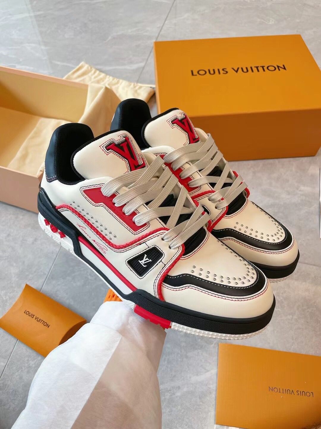 Louis Vuitton Men’s Sneaker With Box 2025