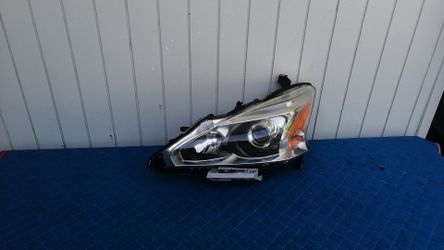 2013-2015 Nissan Altima headlight LH OEM