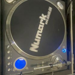 Numark  Turntable