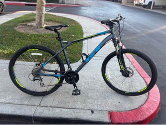 GT  zise rims 27.5. Zise frame L  3X 9 spd