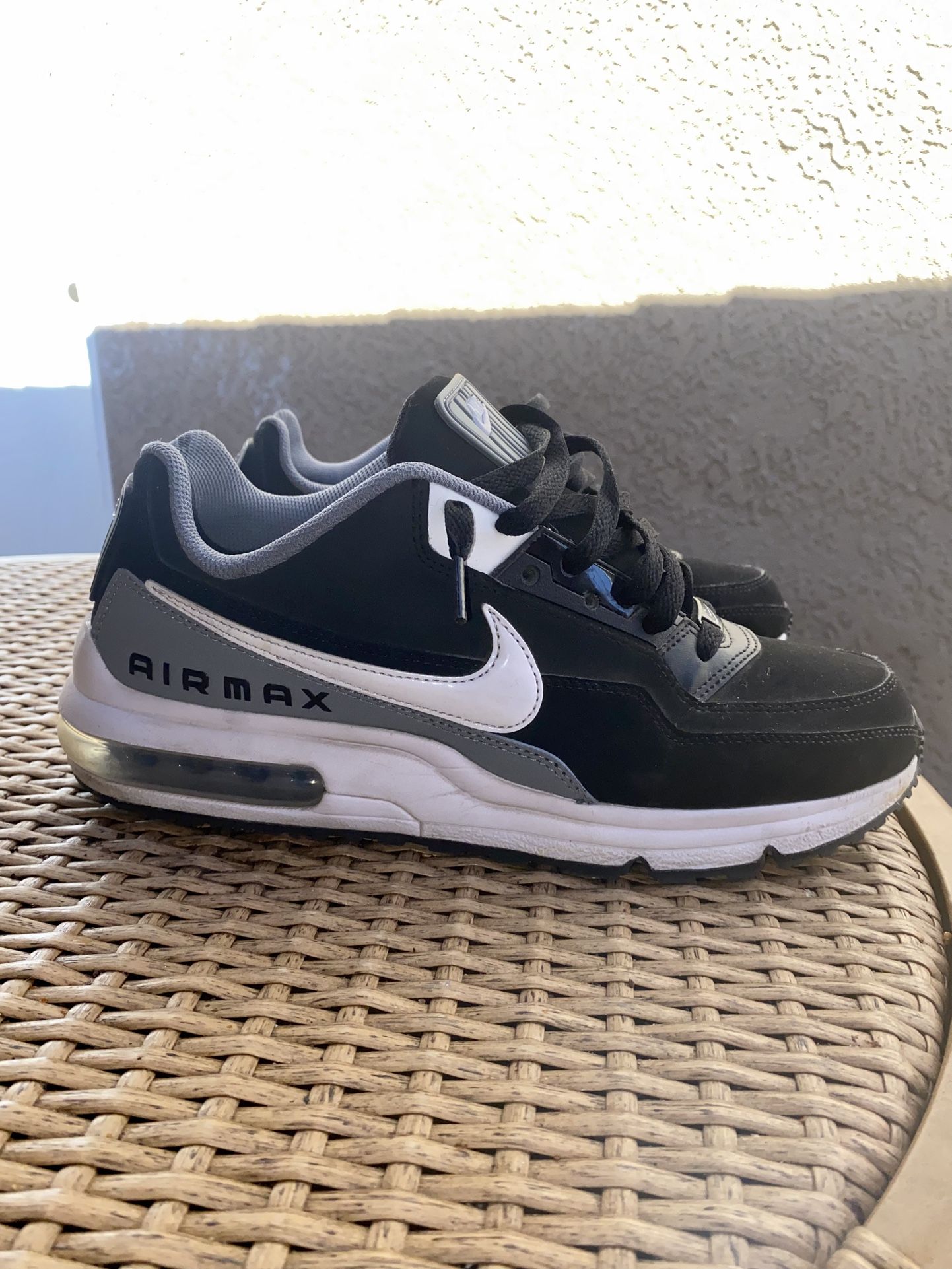Nike Air Max Size 9.5