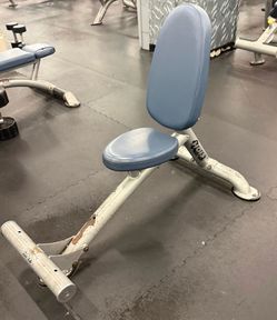 HOIST FITNESS FULL COMMERCIAL UTILITY BENCH READY FOR PICKUP OR DELIVERY!!